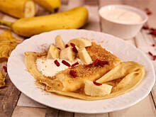 Fot. Wkn, Naleśniki z bananami i nasionami goi