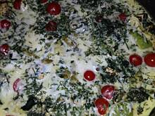 Fot. ekkore, Zapiekanka z łososiem, szparagami, szpinakiem i awokado