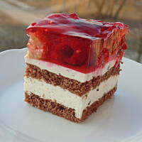 Kostka malinowa ze straciatellą 