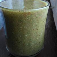 Koktajl z kiwi, pomarańczy, selera, winogron oraz natki pietruszki