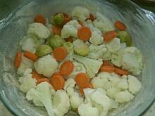 Fot. bing_translator, Broccoli (vegetables) under bechamel sauce