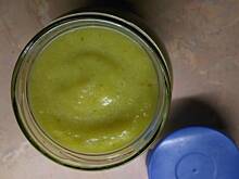 Fot. Wróbelek, Koktajl z ananasem, awokado, gruszką i olejem kokosowym