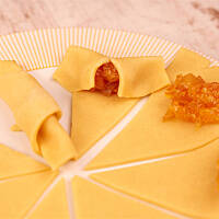 Rogaliki z konfiturą pomarańczową