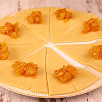 Rogaliki z konfiturą pomarańczową