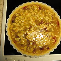 Tarta ze sliwkami z polewa migdalowa