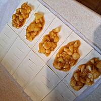 Ciasto francuskie z jabłkiem 