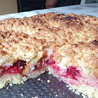 Kruche ciasto z mrożonymi owocami 