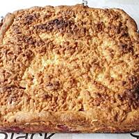 Kruche ciasto z mrożonymi owocami 