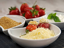 Fot. Wkn, Truskawki z pikantnym serem