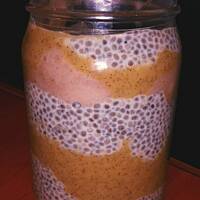 Pudding z chia z bananem i kiwi