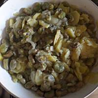 Bób z młodą cebulką i ziemniakami