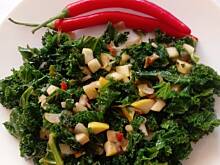 Fot. onlyred, Jabłkowy jarmuż