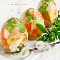 galaretki z kurczaka z kształcie jajek…