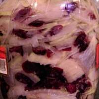 Śledź z suszoną żurawiną :)