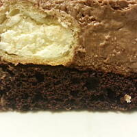 Ciasto z musem z nutelli i ptyśkami.