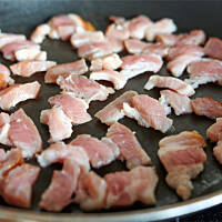 Pierogi drożdżowe z kurkami i boczkiem