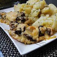 Zapiekany drób z pieczarkami i serem