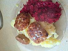 Fot. mania233, Kotlety mielone i buraczki 