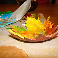 Jesienny liść z masy solnej.