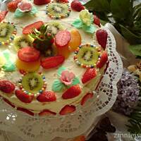 Tort truskawkowo-śmietanowy