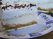 Fot. Wróbelek, Ciasto z kremem budyniowym, bitą śmietaną i tofii 