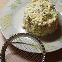 Sałatka z porem, jajkiem i ogórkiem 