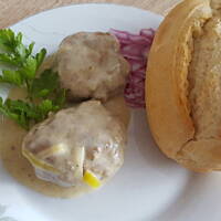 Pulpety w sosie śmietanowo-porowym