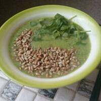 Zielona zupa krem z brokułu i rukoli