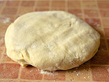 Fot. Wkn, Ciasto na pierogi z owocami, ruskie, z mięsem i kapustą