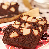 Cynamonowiec z jabłkami i czekoladą