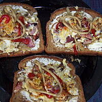 Jajeczniczkowe  kanapki