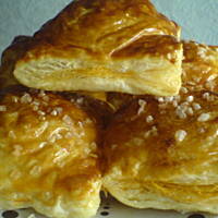 Paszteciki z ciasta francuskiego