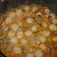 Mięsne kulki w winnym sosie