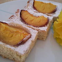 Ciasto polkruche z owocami