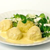 Pulpety w sosie z topionego serka