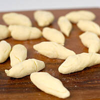 Kluseczki twarogowe na dwa sposoby