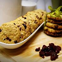 Pyszne owsiane ciasteczka z żurawiną