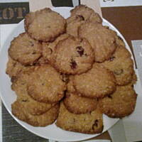 ciasteczka owsiane z żurawiną,orzechami,białą czekolada.