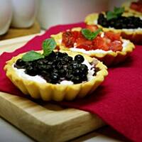 Kruche babeczki z owocami