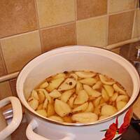 Gruszki marynowane z  kolendrą.