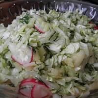 Surówka z pekinki i szarej renety.