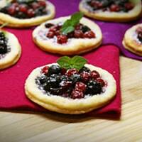 Francuskie ciasteczka z owocami