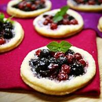 Francuskie ciasteczka z owocami