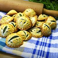 Pierożki drożdżowe z ricottą i szpinakiem