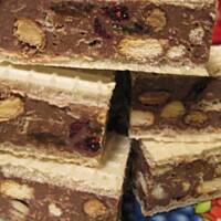 Mleczny blok czekoladowy z żelkami