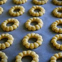 Wyciskane ciastka w czekoladzie