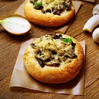 Bułki z pieczarkami