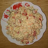 Surówka z białej kapusty z papryką i chrzanem